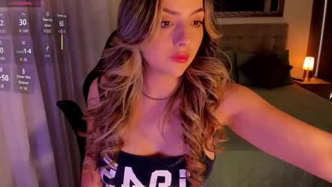 Snapshot of amywoods chatting on 21, 11, 2025 online show from 21, 11, 2025