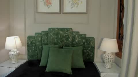 Ana  online show from 4, 3, 2025