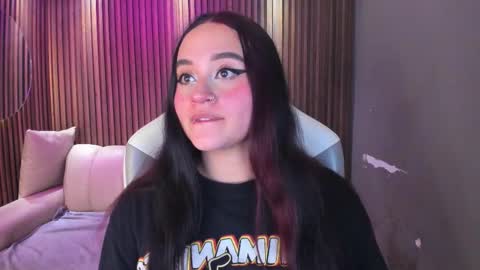 Snapshot of ana_taylor2 chatting on 8, 11, 2025 Ana online show from 8, 11, 2025