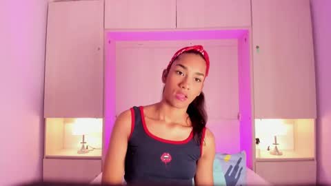 anaacollins_ online show from 17, 2, 2026