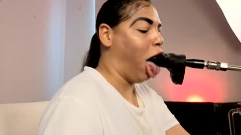 Snapshot of anabel693_ chatting on 7, 8, 2026 Anabel Alice Gandara online show from 7, 8, 2026