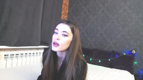 Anna online show from 5, 12, 2025