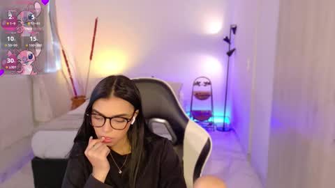 ANABEL WOLF  online show from 30, 10, 2025