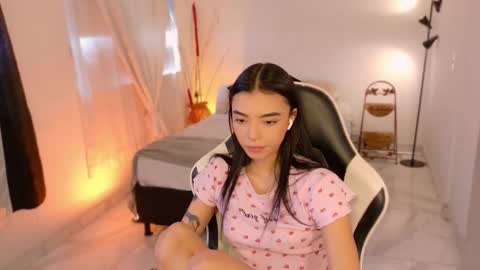 ANABEL WOLF  online show from 15, 11, 2025