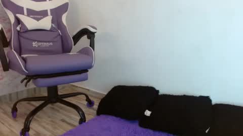 Snapshot of anahi__s chatting on 11, 9, 2025 ANAH online show from 11, 9, 2025