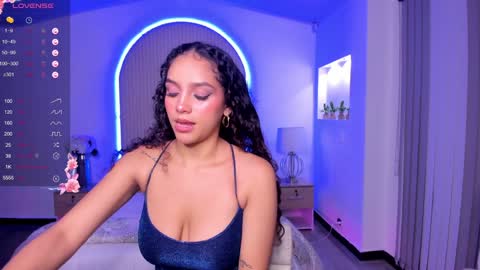 Snapshot of anahi_curlie1 chatting on 31, 12, 2024 Anahi Curlie online show from 31, 12, 2024