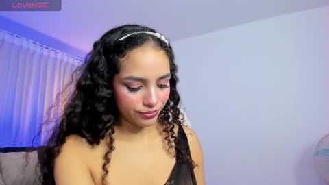 Snapshot of anahi_curlie1 chatting on 10, 1, 2025 Anahi Curlie online show from 10, 1, 2025