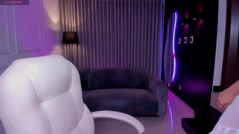 Snapshot of anahi_curlie1 chatting on 25, 1, 2025 Anahi Curlie online show from 25, 1, 2025