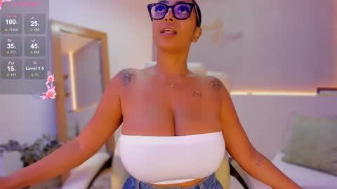 Snapshot of anahi_ryan chatting on 10, 2, 2025 Ana online show from 10, 2, 2025