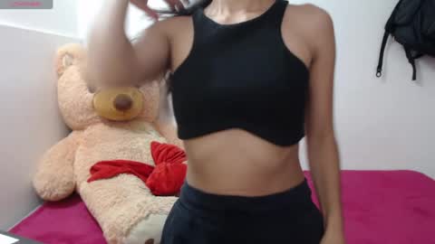 Snapshot of anahibrowns95 chatting on 25, 6, 2026 Anahi Browns online show from 25, 6, 2026