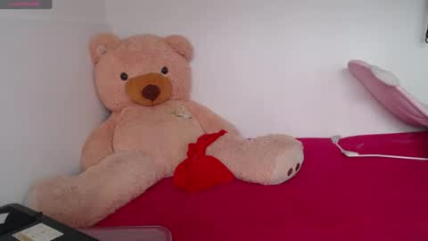 Snapshot of anahibrowns95 chatting on 15, 7, 2026 Anahi Browns online show from 15, 7, 2026
