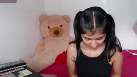 Snapshot of anahibrowns95 chatting on 30, 7, 2026 Anahi Browns online show from 30, 7, 2026