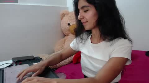 Snapshot of anahibrowns95 chatting on 3, 8, 2026 Anahi Browns online show from 3, 8, 2026