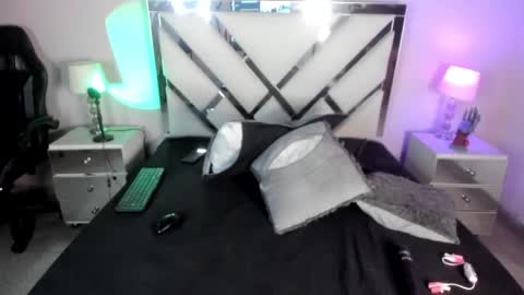 Snapshot of anahii_jones chatting on 13, 2, 2025 Anah Jones online show from 13, 2, 2025