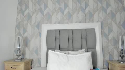   online show from 25, 9, 2025