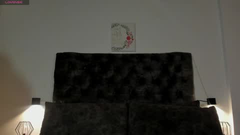 ..a n a i s  c o o p e r .. online show from 6, 4, 2026