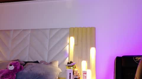 Anaise  online show from 13, 3, 2026