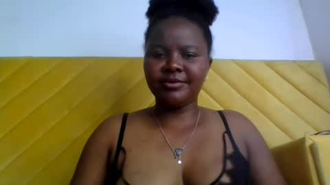 Snapshot of anaissa23 chatting on 17, 7, 2026 anaissa23 online show from 17, 7, 2026