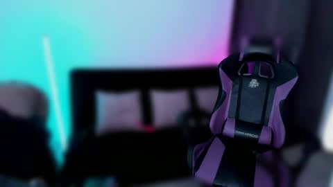      help me to get 100 thumps up  online show from 23, 12, 2024