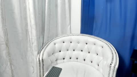 analia18  online show from 6, 1, 2025