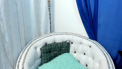 analia18  online show from 29, 1, 2025