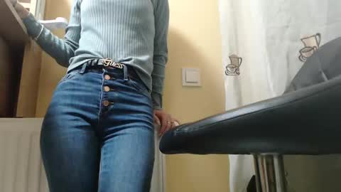 analove200 online show from 4, 12, 2024