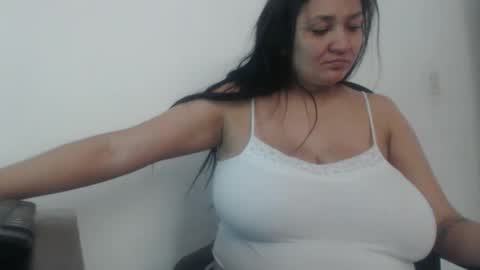 Snapshot of analy_hot chatting on 24, 9, 2025 analy_hot online show from 24, 9, 2025