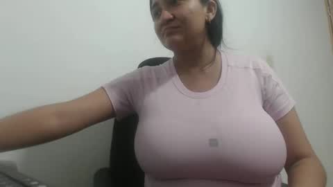 Snapshot of analy_hot chatting on 2, 10, 2025 analy_hot online show from 2, 10, 2025