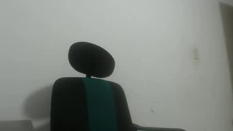 Snapshot of analy_hot chatting on 8, 10, 2025 analy_hot online show from 8, 10, 2025