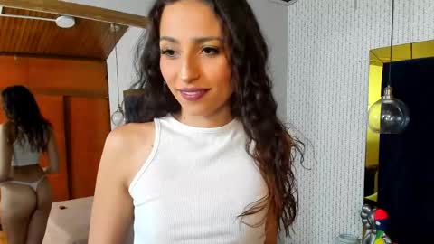 Snapshot of anamariahmd chatting on 2, 6, 2026 anamariahmd online show from 2, 6, 2026