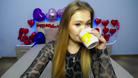 anastacyyellig online show from 4, 2, 2025