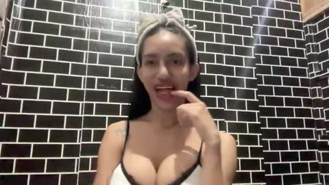 Snapshot of anawalters chatting on 8, 11, 2025 anawalters online show from 8, 11, 2025