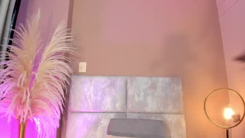 Andra Cyrus online show from 27, 5, 2026