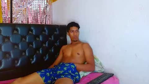 Snapshot of andrea_andres_couplehot chatting on 1, 5, 2026 andrea andres couplehot online show from 1, 5, 2026