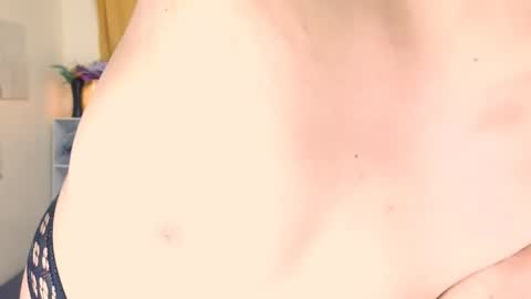 Snapshot of andrea_hot_cummer chatting on 21, 4, 2026 dreaa online show from 21, 4, 2026