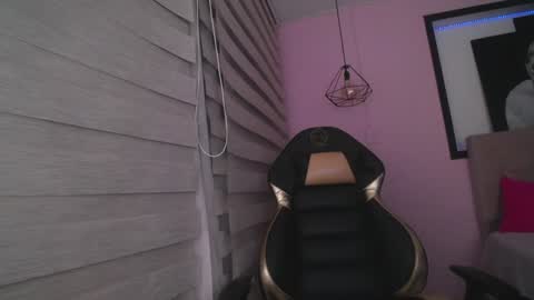 Andrea Ramos online show from 3, 12, 2024