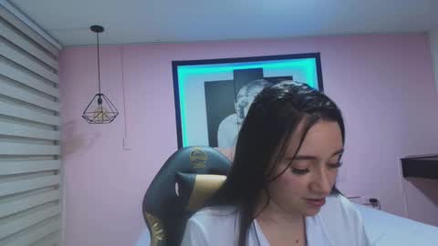 Andrea Ramos online show from 25, 2, 2025