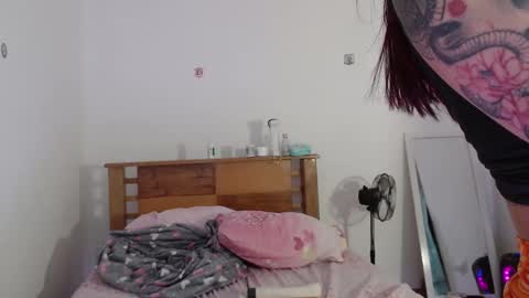 Snapshot of andrea_ruiz__ chatting on 17, 12, 2024 Andrea online show from 17, 12, 2024