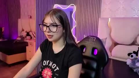 Snapshot of andrea_tay1 chatting on 5, 8, 2026 andrea_tay1 online show from 5, 8, 2026