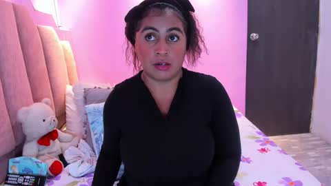 Snapshot of andreasweet2 chatting on 5, 11, 2025 A n d r e a S w e e t online show from 5, 11, 2025