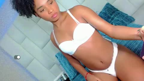 Snapshot of andreayano chatting on 10, 9, 2025 andreayano online show from 10, 9, 2025