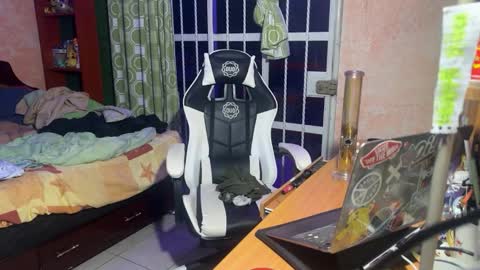 Snapshot of andrelabuda9 chatting on 19, 10, 2025 Andre Labuda online show from 19, 10, 2025