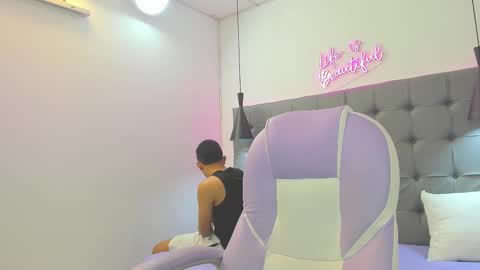 Snapshot of andres1_8 chatting on 22, 11, 2025 IM ANDRES online show from 22, 11, 2025