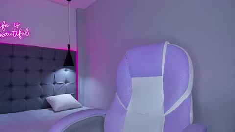 Snapshot of andres1_8 chatting on 27, 11, 2025 IM ANDRES online show from 27, 11, 2025