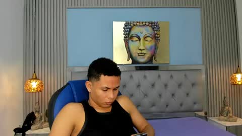 Snapshot of andres1_8 chatting on 17, 4, 2026 IM ANDRES online show from 17, 4, 2026
