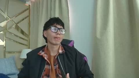 Snapshot of andres8975 chatting on 17, 6, 2026 Andres online show from 17, 6, 2026