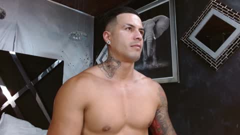 Snapshot of andres_clark chatting on 11, 1, 2025 insta andres clark online show from 11, 1, 2025