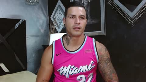 Snapshot of andres_clark chatting on 25, 1, 2025 insta andres clark online show from 25, 1, 2025