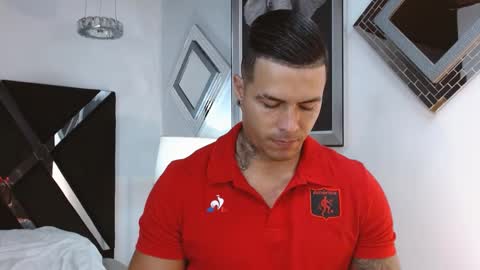 Snapshot of andres_clark chatting on 8, 2, 2025 insta andres clark online show from 8, 2, 2025