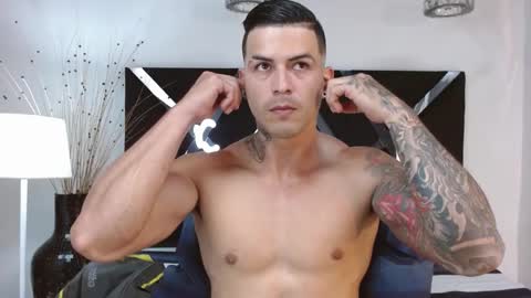 Snapshot of andres_clark chatting on 27, 2, 2025 insta andres clark online show from 27, 2, 2025